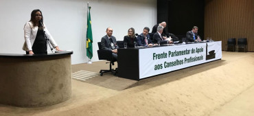 CFN participa de lançamento da Frente Parlamentar de Apoio aos Conselhos Profissionais