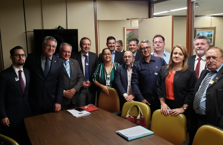Conselhos profissionais participam de reunião com o relator da PEC 108 Conselhos profissionais participam de reunião com o relator da PEC 108