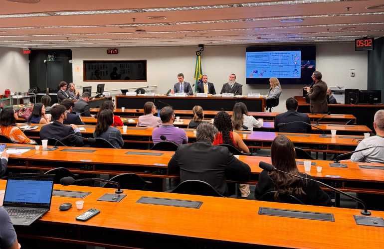 Câmara retoma debate sobre fiscalização de suplementos alimentares
