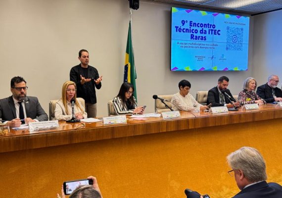 CFN reforça importância do cuidado nutricional no atendimento a pessoas com doenças raras em debate na Câmara dos Deputados